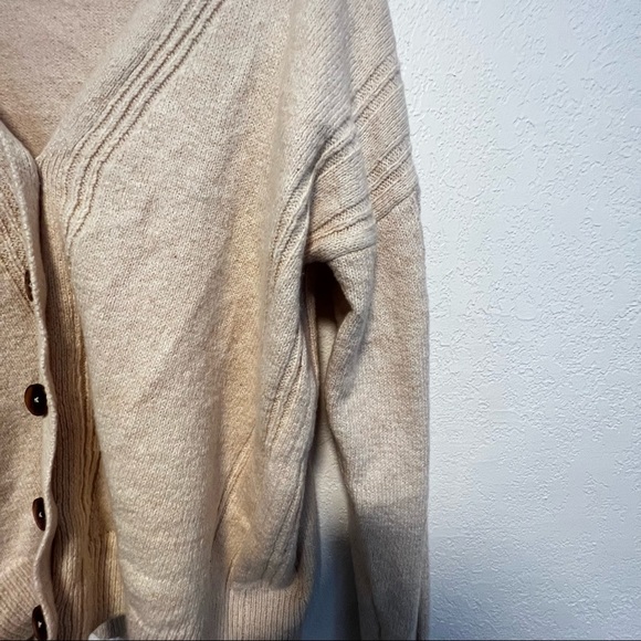Cream button Cardigan - Picture 3 of 5